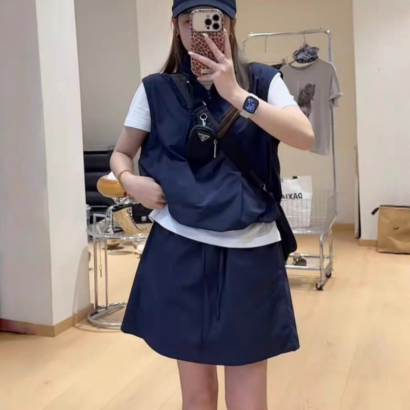 假两件立领马甲T恤女短裙套装潮图片