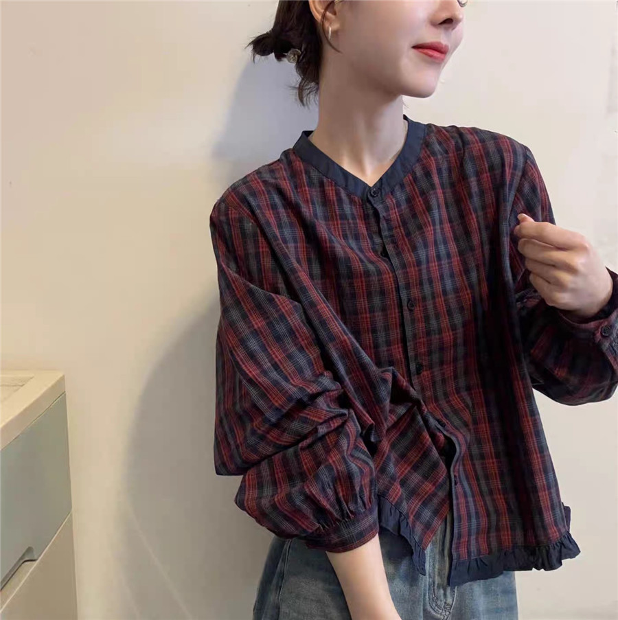 甜美圆领木耳边宽松休闲格子衬衫图片