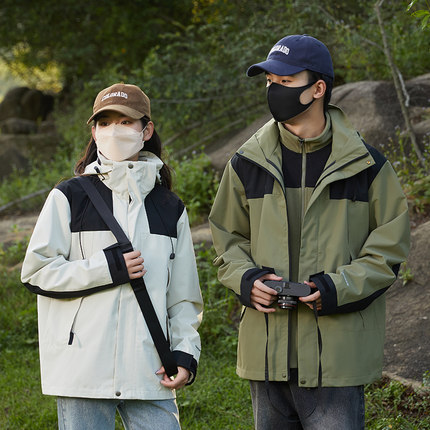 户外冲锋衣男女三合一防水防风防水加厚外套情侣款登山服