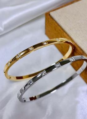 高端气质镶钻钛钢手镯欧美风配饰