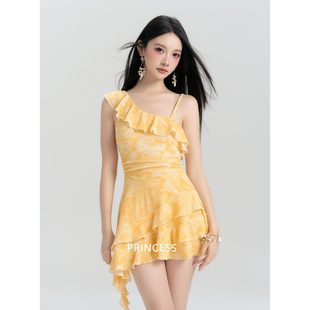 在逃公主絕美連體泳衣女2025新款 溫泉高級感保守成人海邊度假泳裝