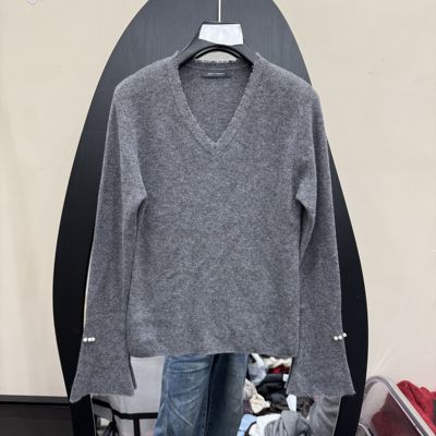 V领蕾丝羊毛显瘦打底针织衫女