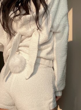 20年秋季白色嗲兔耳朵