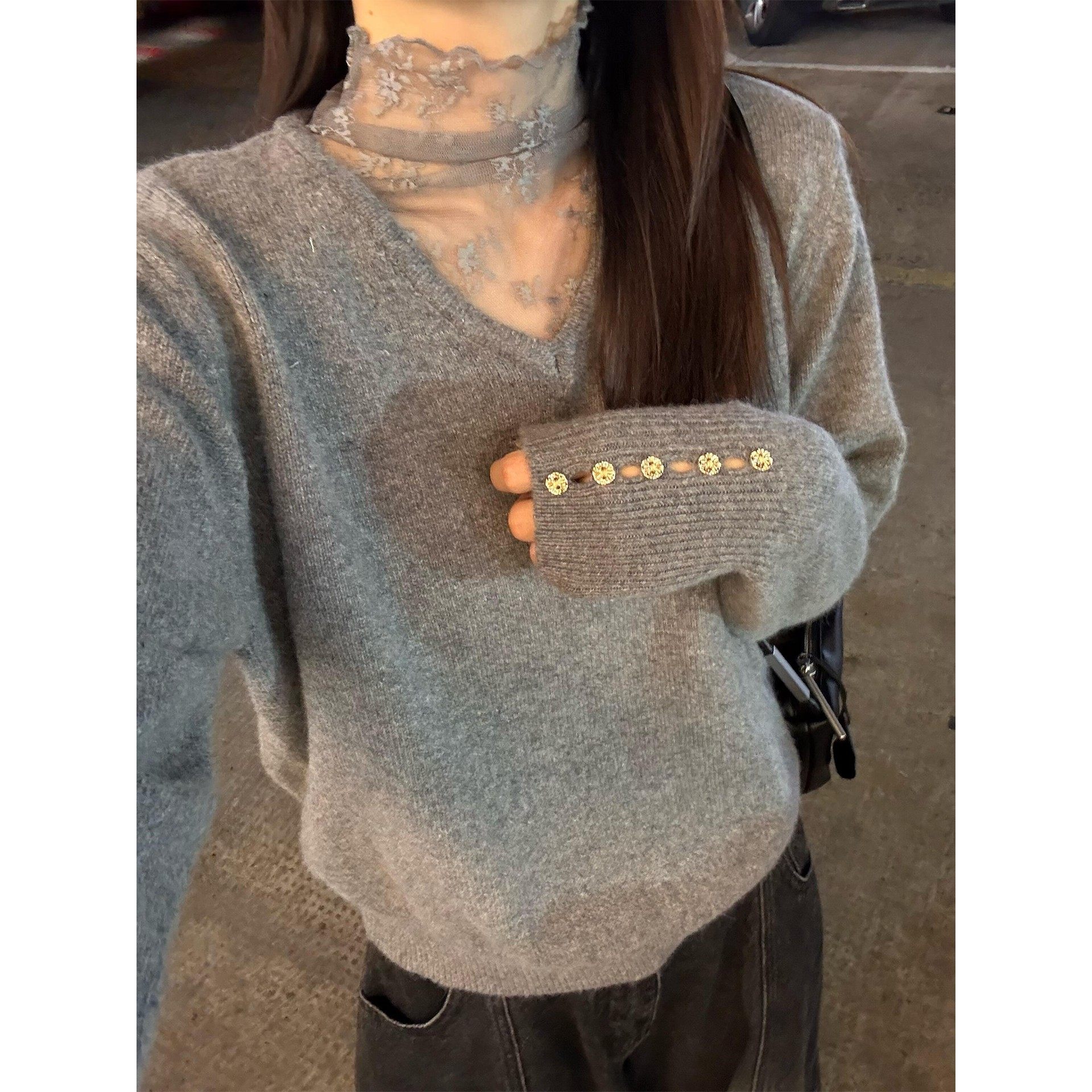 蕾丝拼接高领灰色针织打底衫女秋冬绝美设计感内搭修身短款小上衣,女装/女士精品,毛针织衫,淘宝优惠券,粉丝福利购,淘宝优惠卷