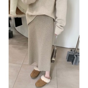 软糯燕麦色针织半身裙中长款女秋冬梨型身材遮胯高腰a字直筒裙子