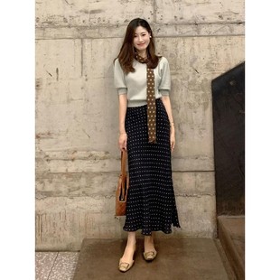 早秋高级感巨好看独特漂亮小香风浅绿色针织上衣波点半身裙套装女