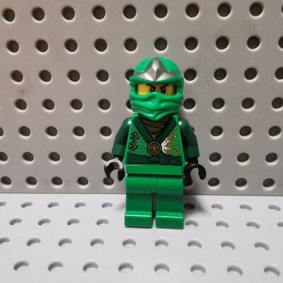 lego人仔积木幻影忍者劳埃德