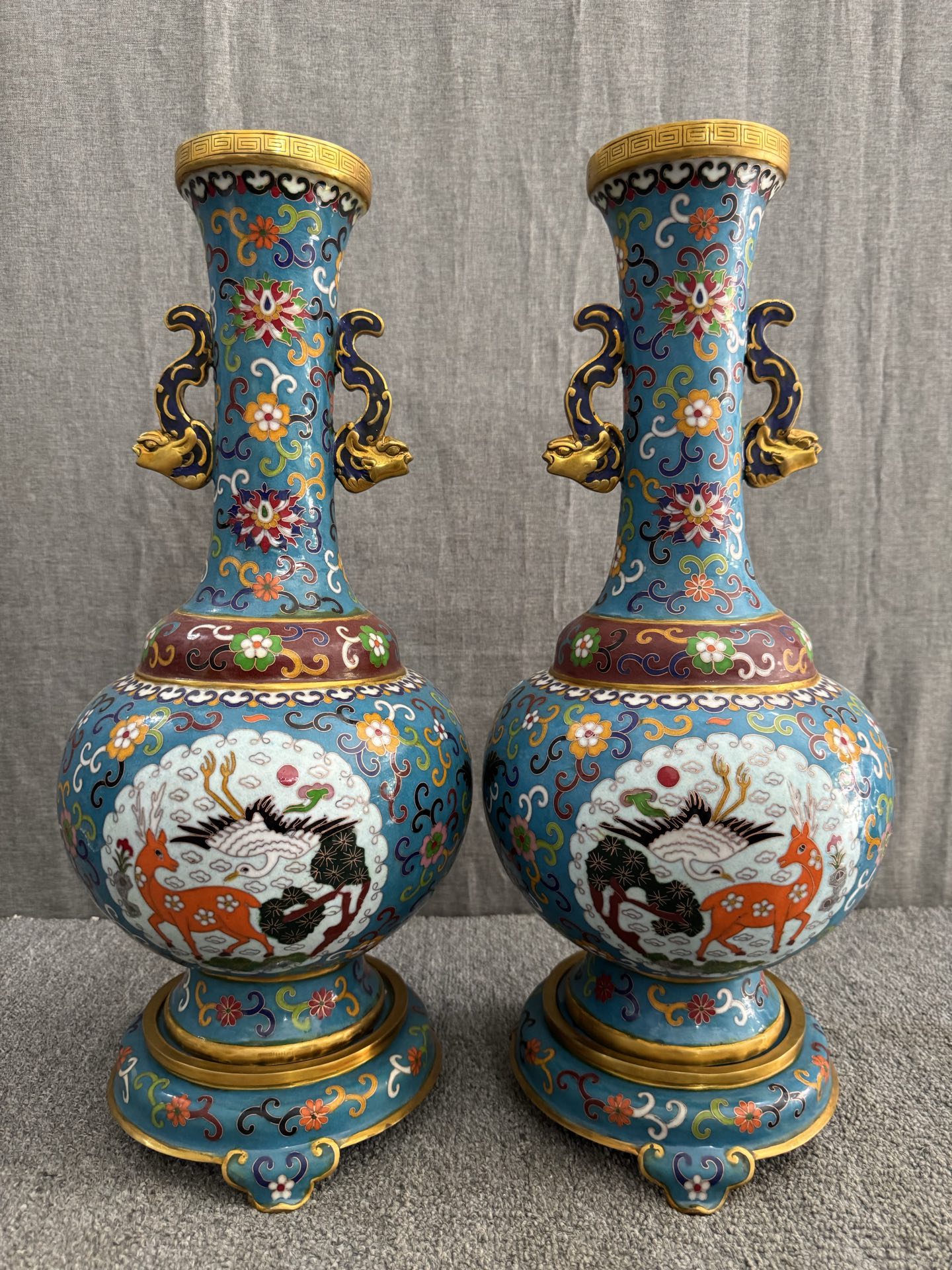 独特收藏精品景泰蓝精工掐丝珐琅带底座鹿鹤同春兽耳花瓶摆件一对图片