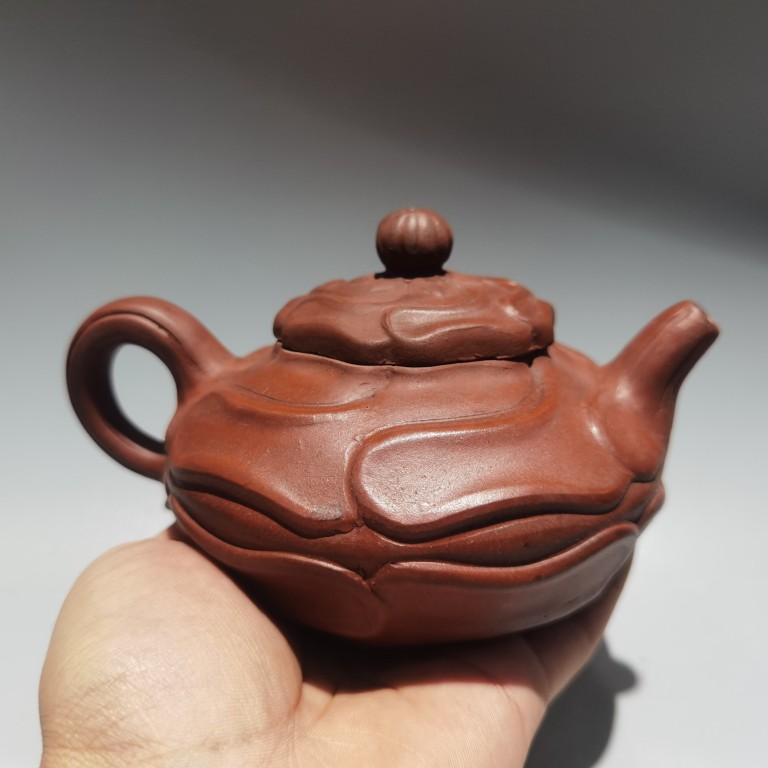 休闲品茗原矿红泥料底款时大彬手捏独孔风卷残云紫砂壶摆件