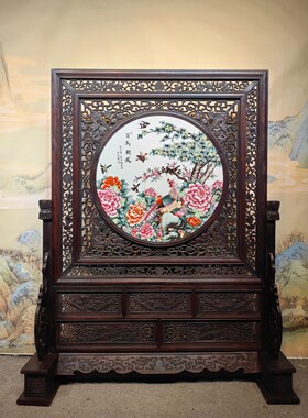 老件木框透雕镶手绘粉彩百鸟朝凤湖畔人家双面落地大屏风台屏摆件