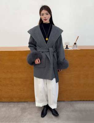 2025年冬季加厚双面羊毛大衣女短款狐狸毛袖口宽松连帽毛呢外套女
