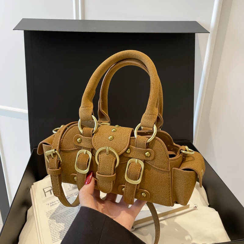 跨境小众辣妹朋克机车包女士手提包2025新款复古铆钉单肩斜挎包,箱包皮具/热销女包/男包,单肩包,淘宝优惠券,粉丝福利购,淘宝优惠卷