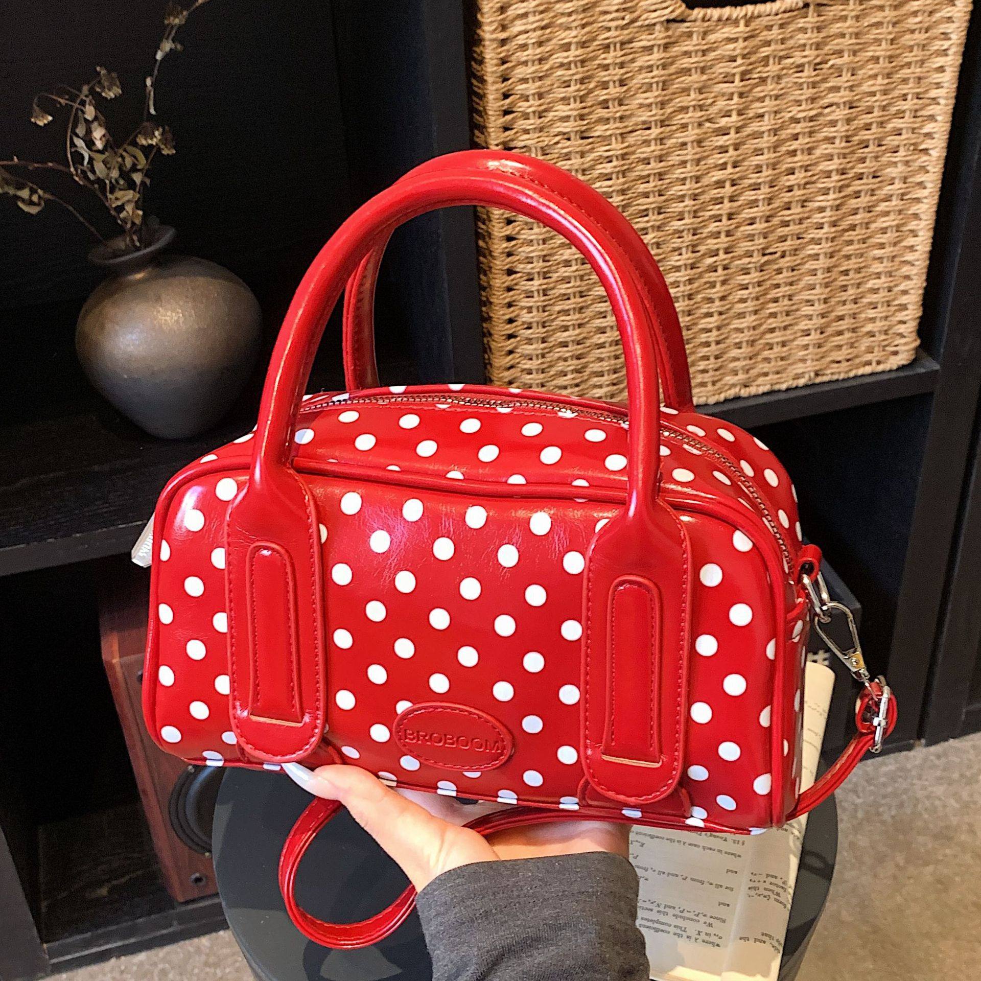 复古波点手提包包女2026新款高级感小众单肩枕头包单肩斜挎小方包,箱包皮具/热销女包/男包,单肩包,淘宝优惠券,粉丝福利购,淘宝优惠卷