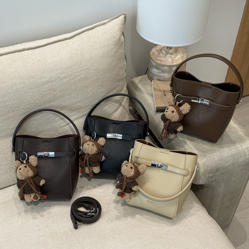 2026新款时尚荔枝纹小桶包软皮百搭手提包韩版小众锁扣单肩斜挎包,箱包皮具/热销女包/男包,单肩包,淘宝优惠券,粉丝福利购,淘宝优惠卷