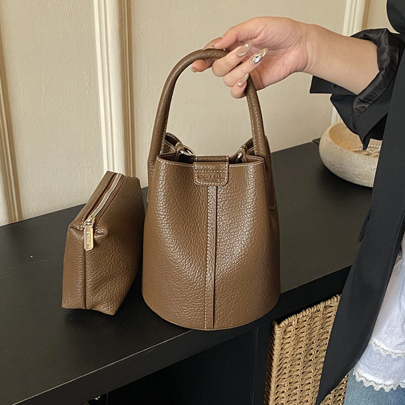 高级感小众包包女2026新款复古百搭斜挎包超火爆款洋气手提水桶包,箱包皮具/热销女包/男包,单肩包,淘宝优惠券,粉丝福利购,淘宝优惠卷