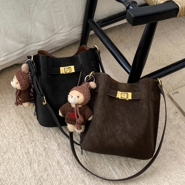 高级感手提麂皮绒凯莉包包女2026新款潮时尚复古水桶包百搭斜挎包,箱包皮具/热销女包/男包,单肩包,淘宝优惠券,粉丝福利购,淘宝优惠卷