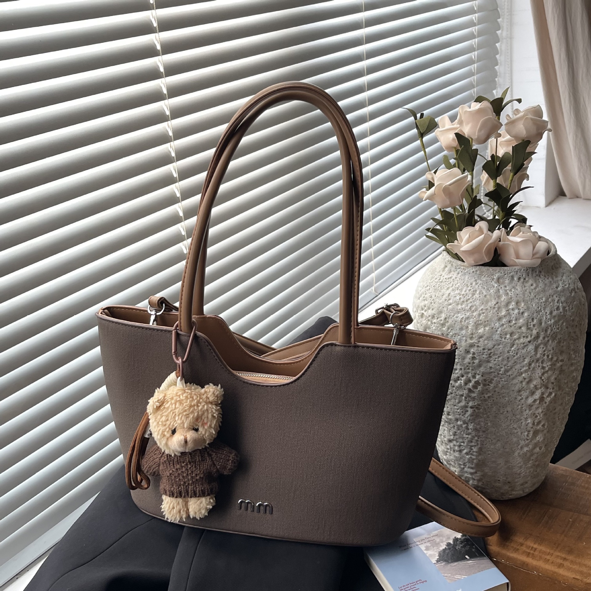 大容量包女式2025新款复古