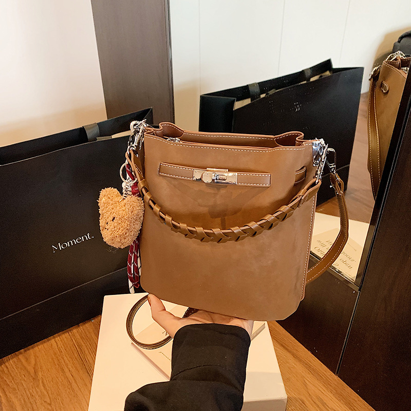 高级感小众复古水桶包女手