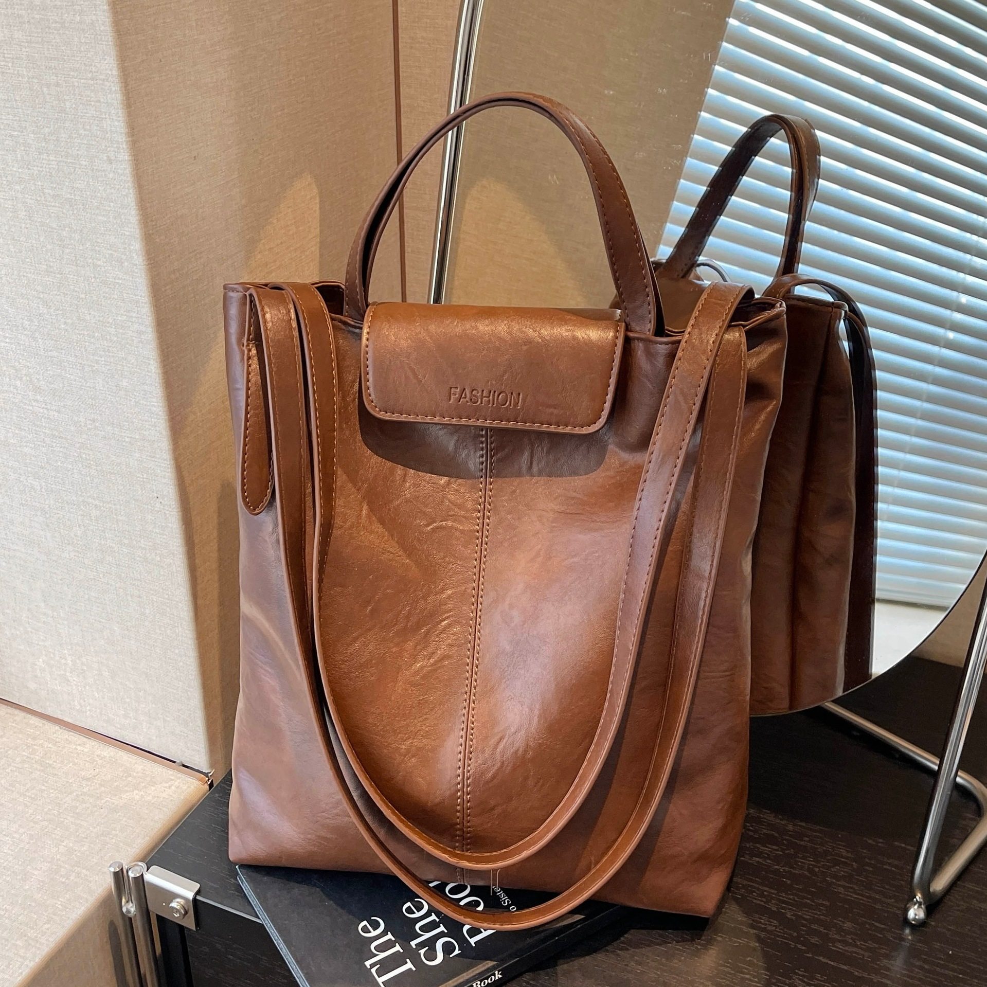 复古美拉德大容量小众托特包上班通勤包2026新款潮百搭单肩包大包,箱包皮具/热销女包/男包,腋下包,淘宝优惠券,粉丝福利购,淘宝优惠卷