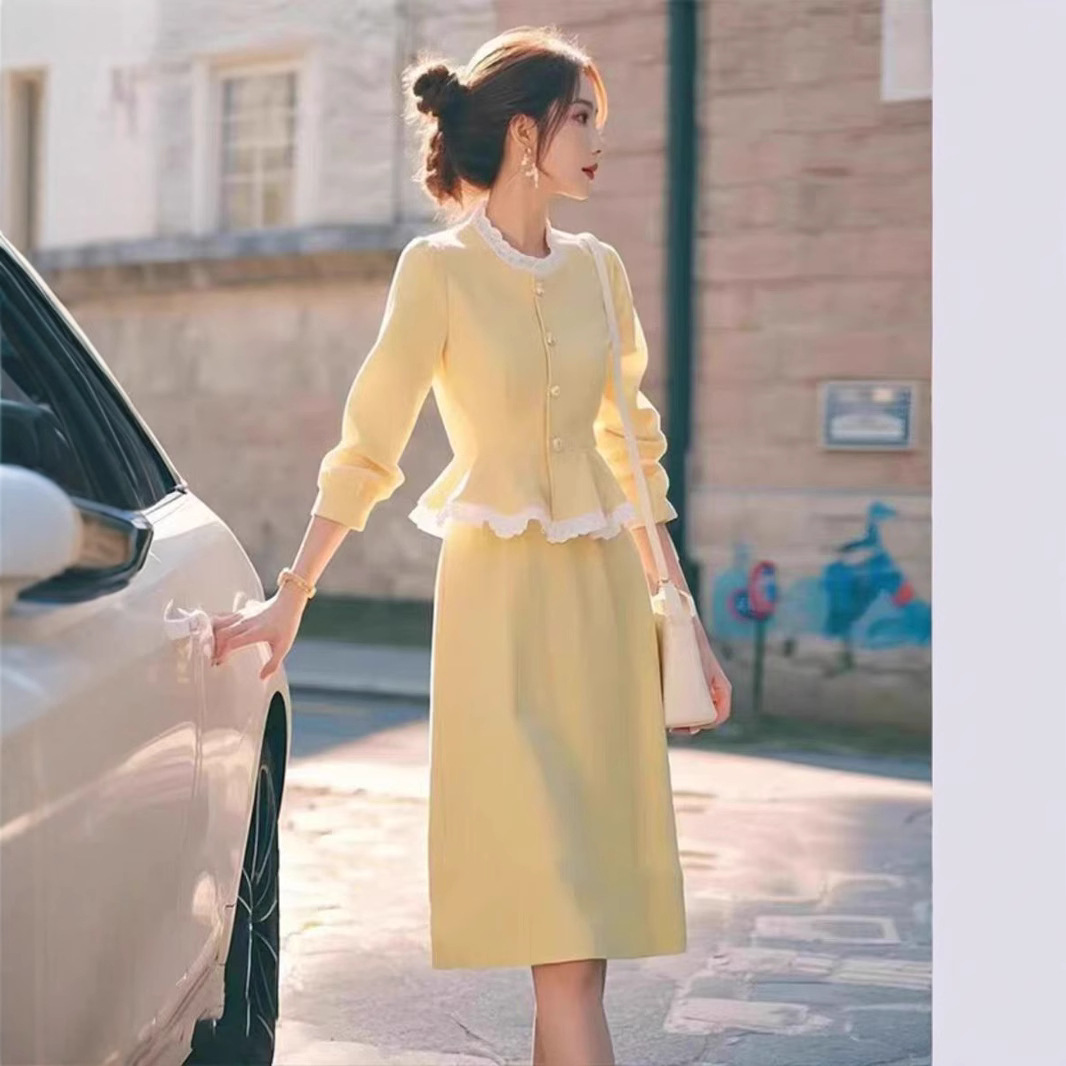 小香风套装黄色拼接独特漂亮设计感上衣半身裙大方得体穿搭两件套
