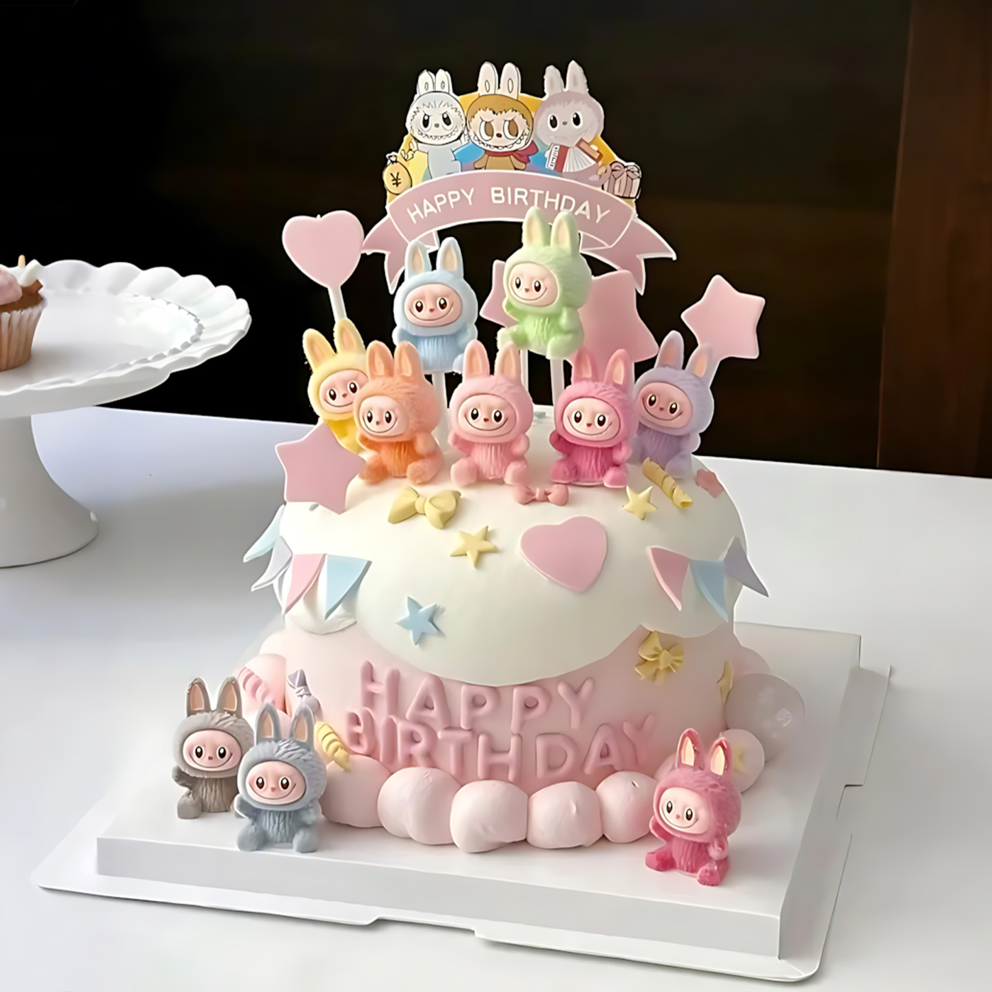 拉布布蛋糕装饰摆件植绒Labubu公仔男女孩儿童生日甜品台烘焙插件
