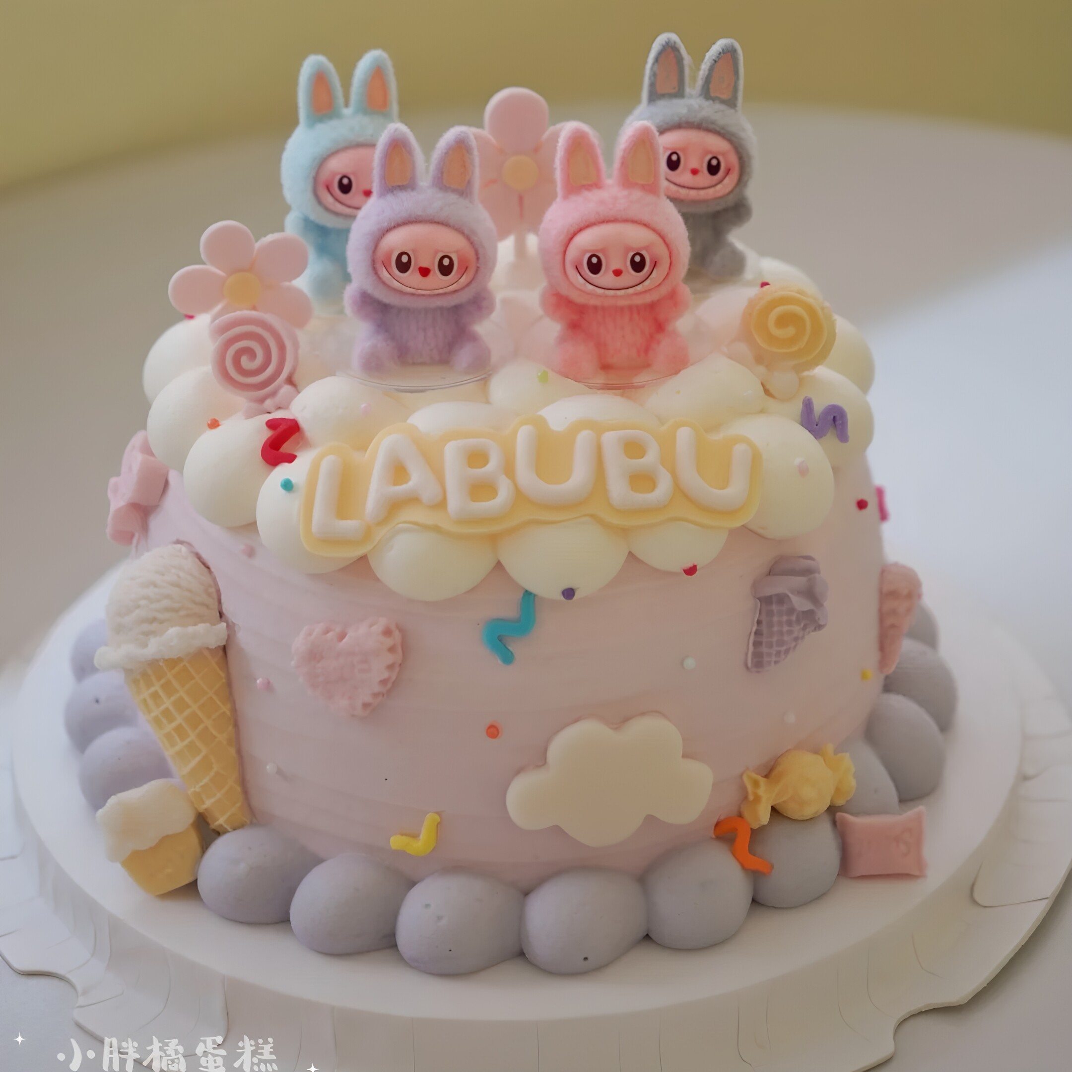 Labubu拉布布蛋糕装饰公仔摆件图片