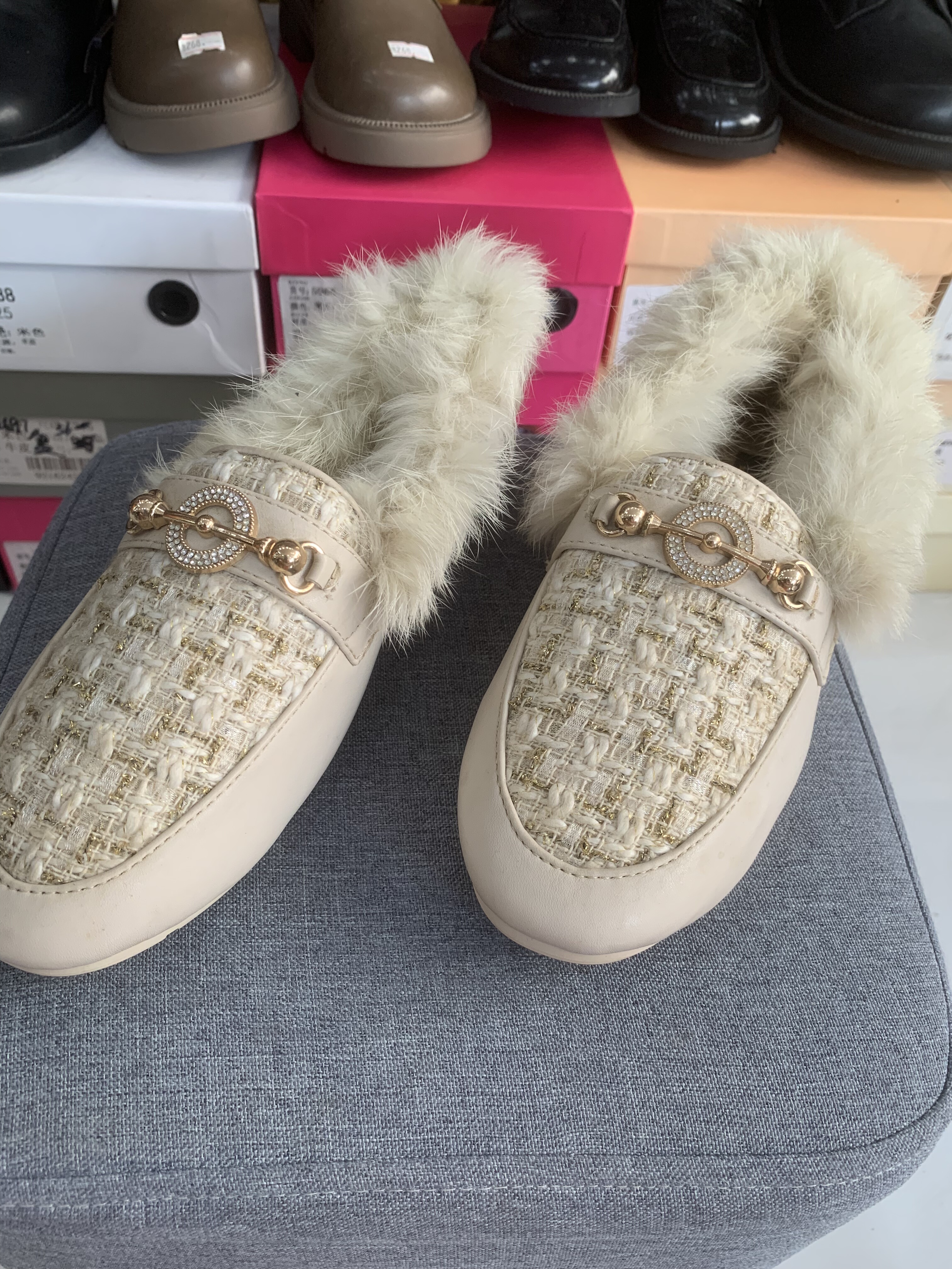 2025秋冬新款小香风平底毛毛鞋女兔毛一脚蹬小皮鞋外穿加绒豆豆鞋