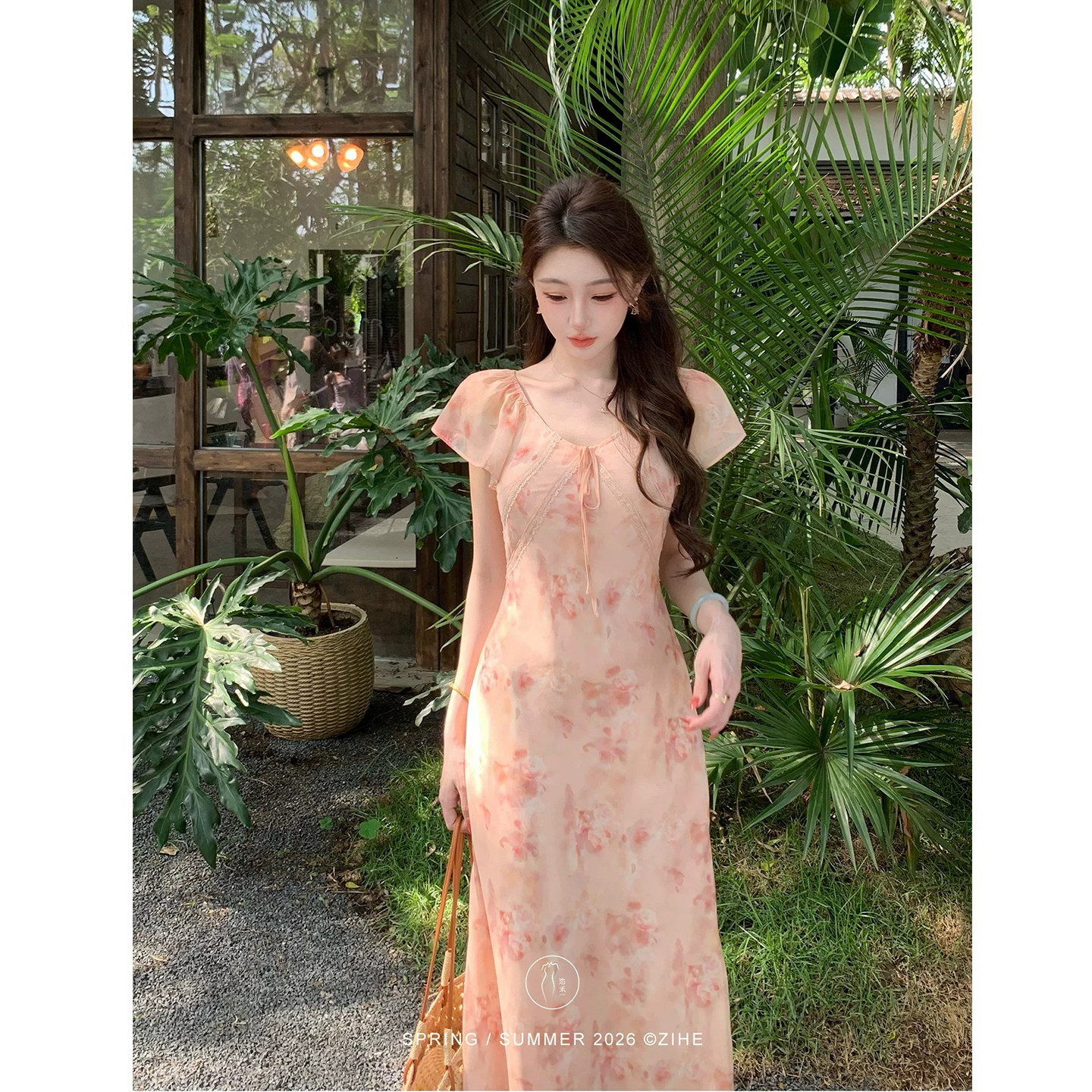 云樱轻袖度假风橘粉色碎花连衣裙女春夏小飞袖法式长裙