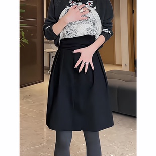 小众压褶显瘦遮肉减龄半身裙子 2025新款 黑色西装 花苞裙短裙女秋季