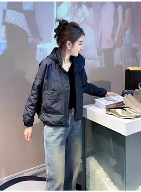 捡漏2026外套女款春秋高级感连超好看连帽黑色冲锋衣外套女