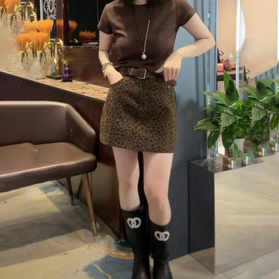 复古豹纹短裙女2025秋季流行新款高腰显瘦时尚气质时髦百搭包臀裙