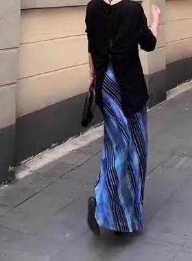 高级感宝蓝色半身裙女夏季新款时尚百搭条纹流行减龄气质包臀裙潮