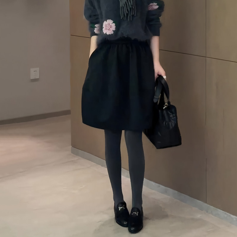 法式复古黑色加厚毛呢花苞裙女2025冬季新款高级感时尚减龄裙子,女装/女士精品,大码半身裙,淘宝优惠券,粉丝福利购,淘宝优惠卷