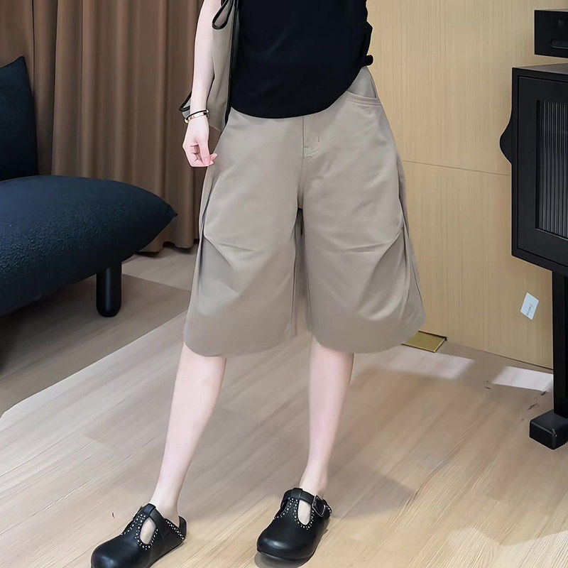卡其色捏褶休闲短裤女夏2025新款大码胖mm显瘦宽松阔腿五分裤中裤