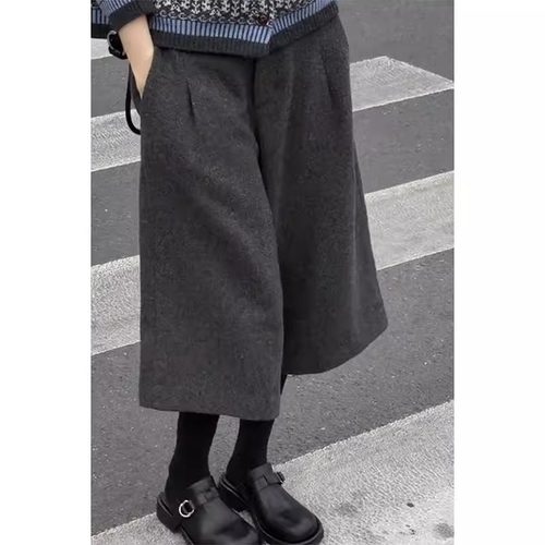 韩系设计感别致羊毛六分裤