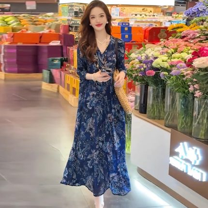 国风香云纱桑蚕丝连衣裙女2025夏季新款v领青花瓷宽松真丝大摆裙