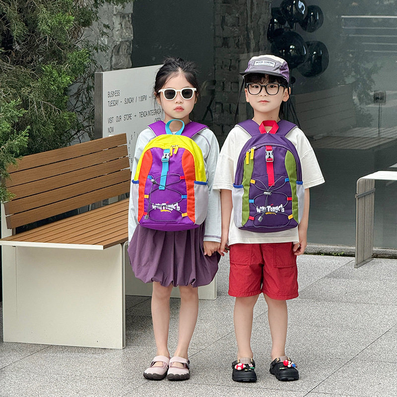 幼儿园小学生儿童书包户外运动风多巴胺撞色男女孩双肩包研学背包