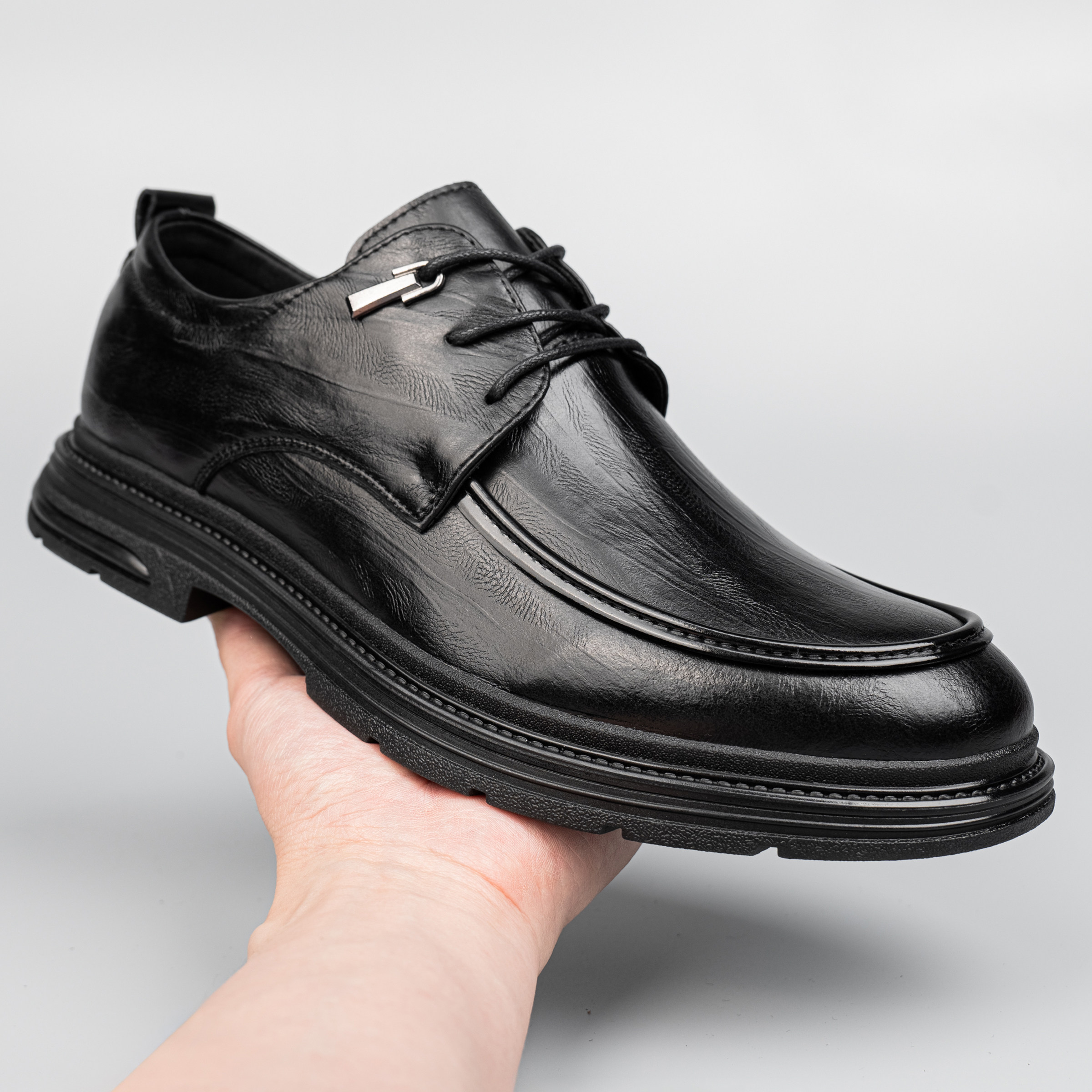 2026新款皮鞋男年轻人英伦风真皮冬季透气男士商务正装系带休闲鞋