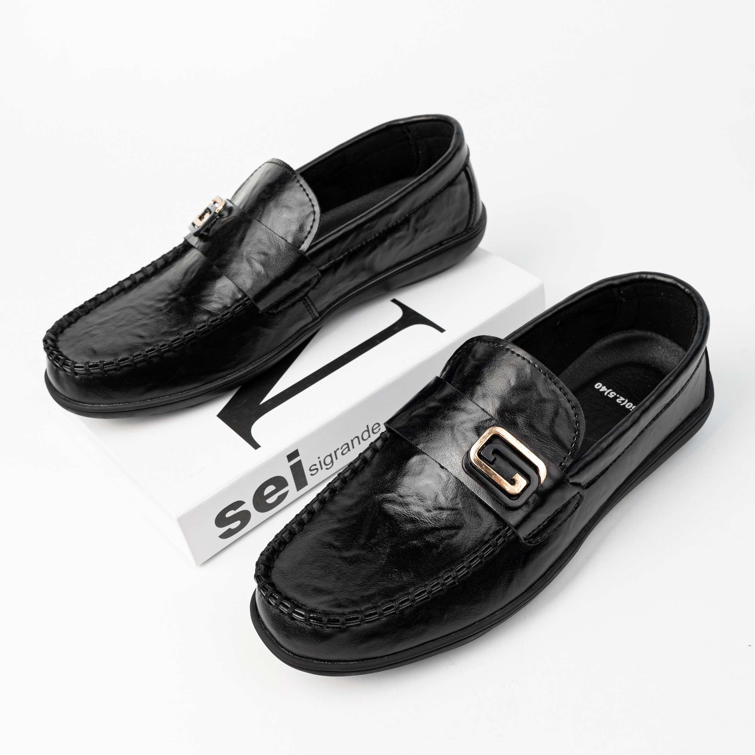 2026新款秋季透气年轻人一脚蹬商务正装懒人软底英伦风休闲男皮鞋