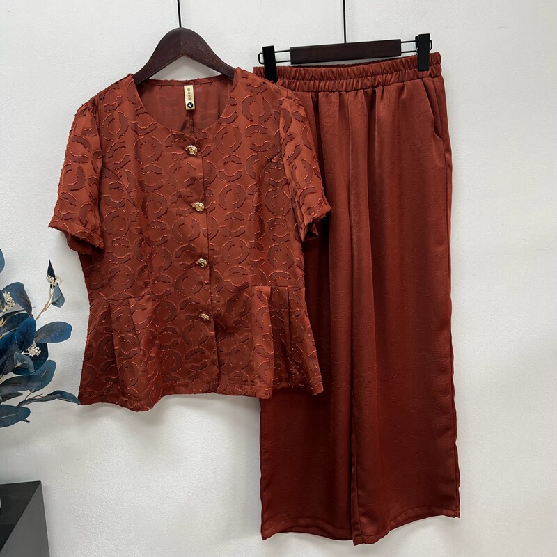 商场货夏季薄款开衫上衣套装妈妈装刺绣两件套阔腿裤子老人衣服女