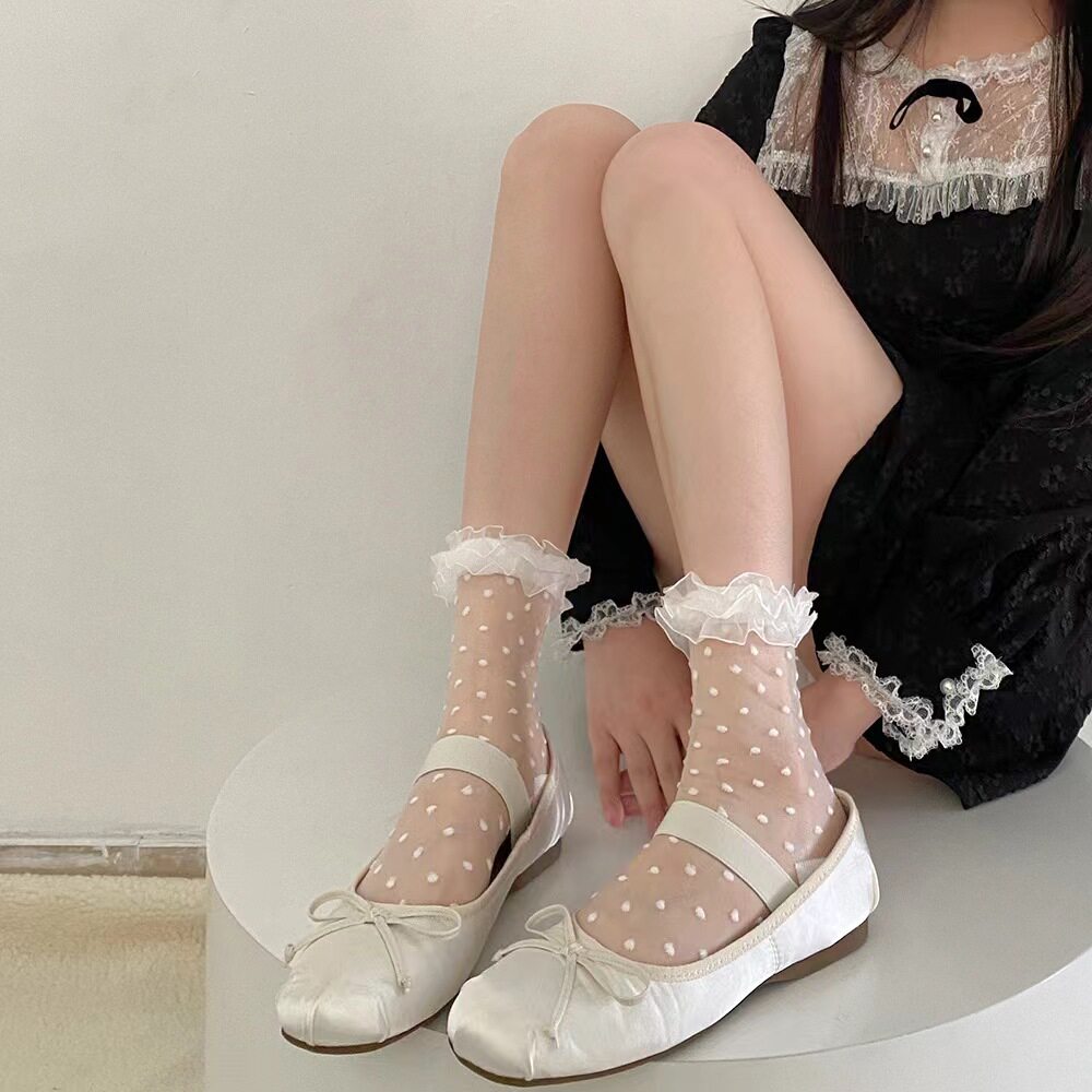日系小香风蕾丝波点薄款中筒袜