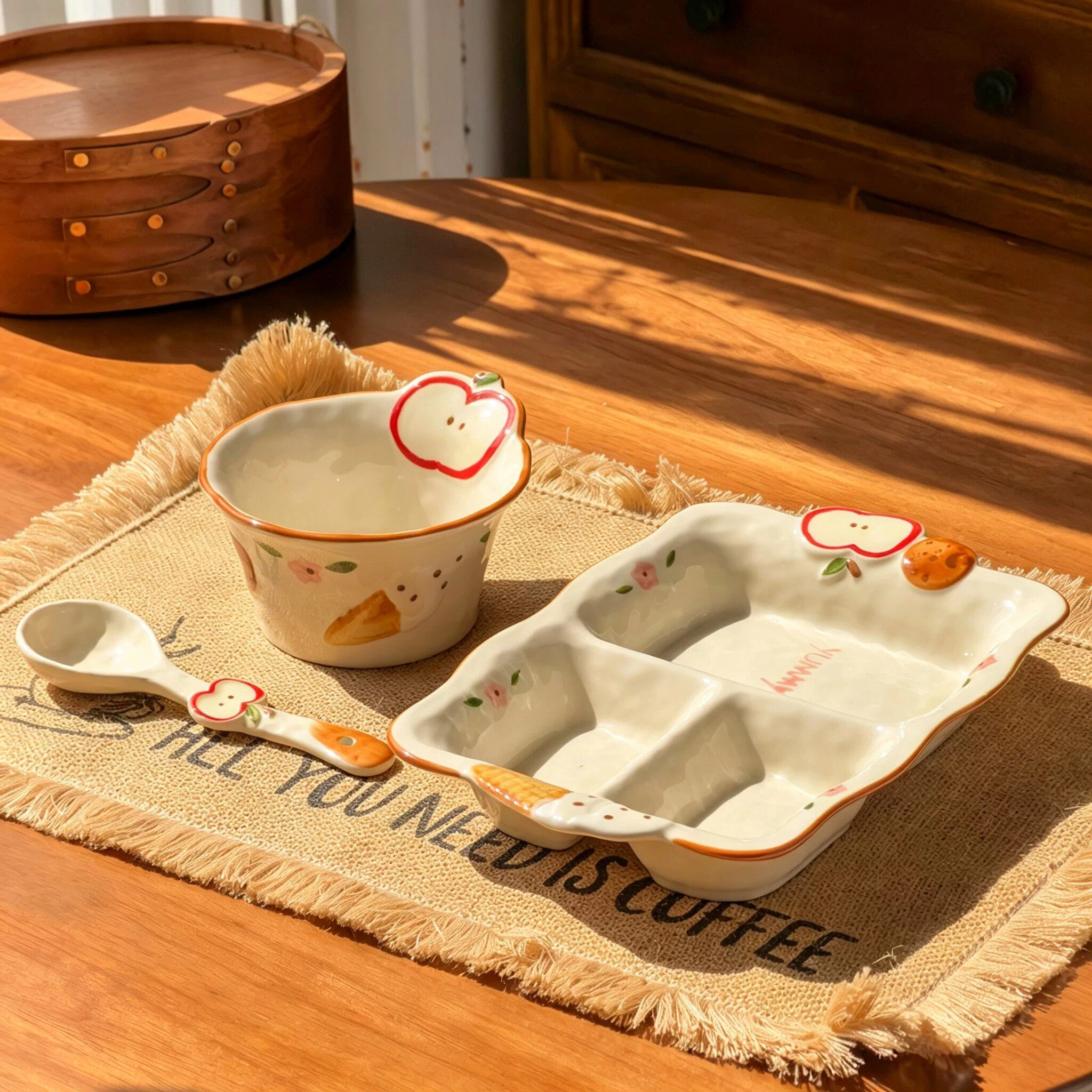卡通陶瓷分餐盘减脂减肥分格餐盘苹果杯子一人食套装儿童早餐盘子