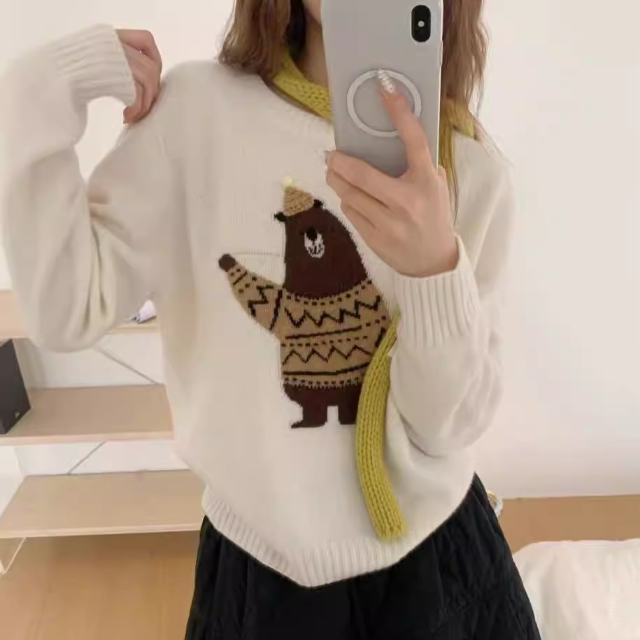 冬季挥手小熊刺绣减龄羊毛针织衫