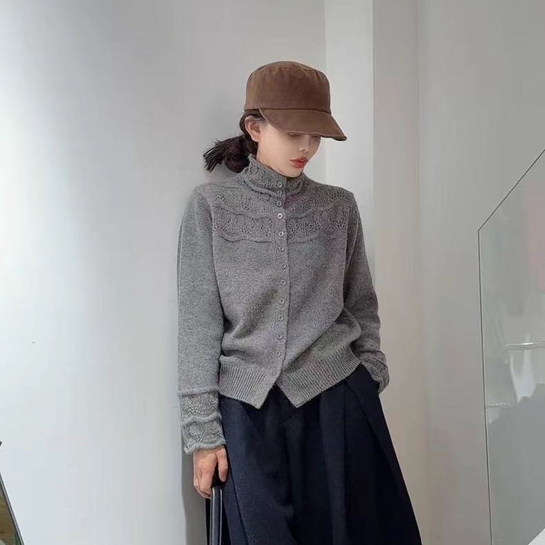 半高领纯色单排扣冬季女时尚开衫针织衫毛衣外套上衣软糯钩花镂空