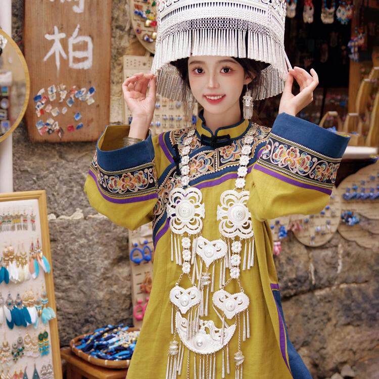 苗家印象2024棉麻刺绣彝族服装女