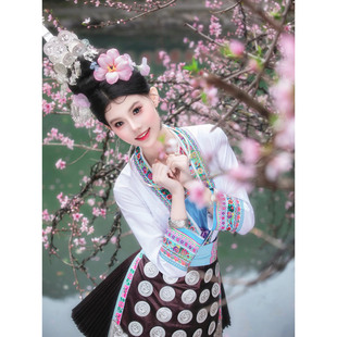 2025夏季新款侗族服装女苗族服饰侗族盛装舞台演出服民族风写真新