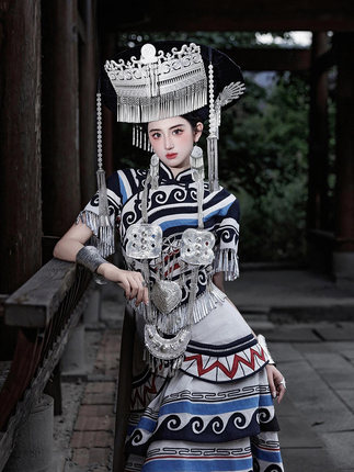 2024新款凉山彝族服装女全棉麻少数民族特色风彝族服演出旅拍服饰