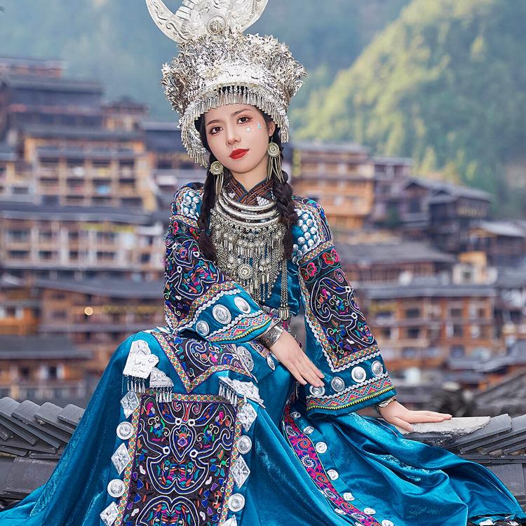 苗族服装女苗家盛装牛角头饰项圈歌手舞台演出民族风旅拍摄影服饰