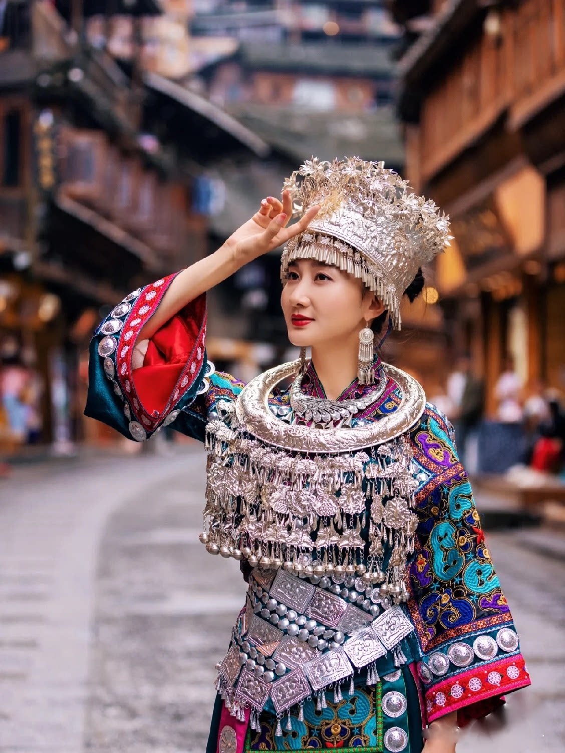 新品贵州苗族服饰苗银帽子项圈舞台演出服主持人歌手走秀手工盛装