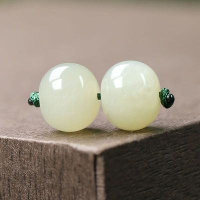 天然新疆和田玉晴水色老型小配珠